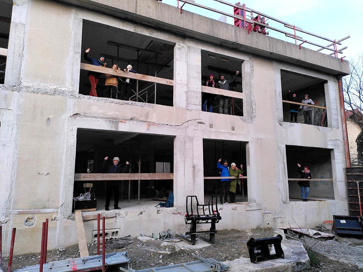 6 – Habitants de Mélo pendant les travaux © Mélo